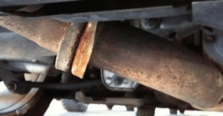 exhaust pipe surface rust on a nissan 350z used to exemplify the normality of exhaust pipe rust